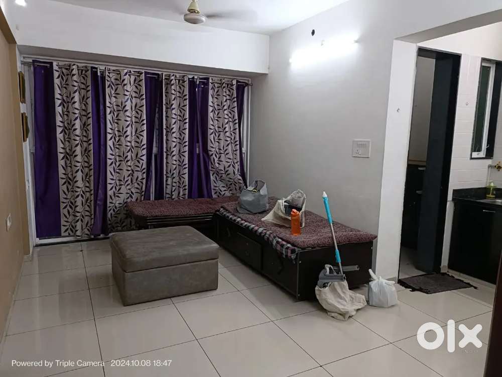 1 bhk fully furnished high rise