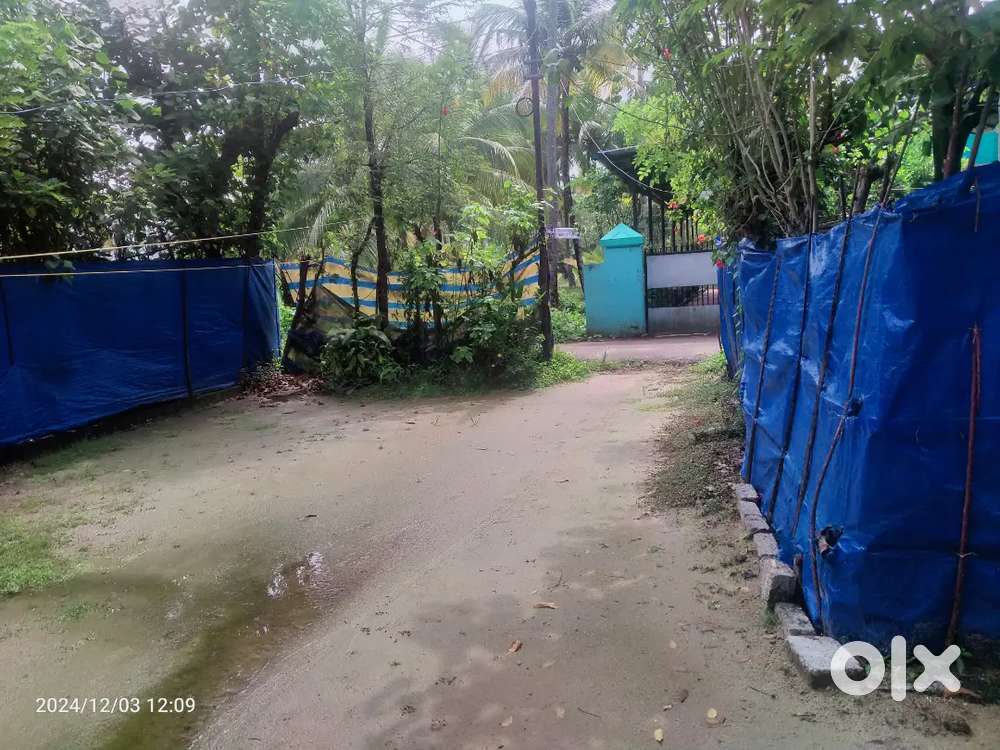 6cent plot including house for sale