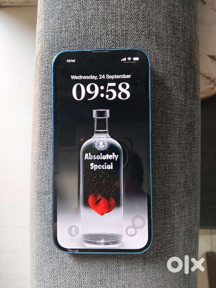 iphone 13 not a single scartch & dent.