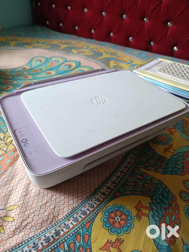 Hp colored printer 3 in one comes with scanner too