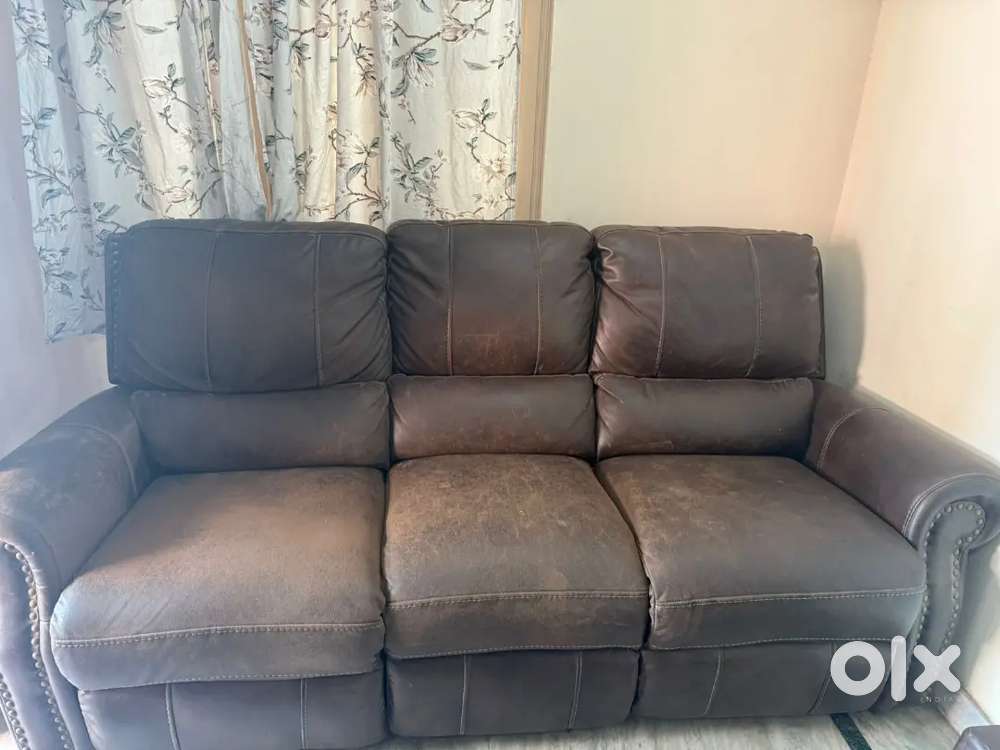 Sofaset with reclainers
