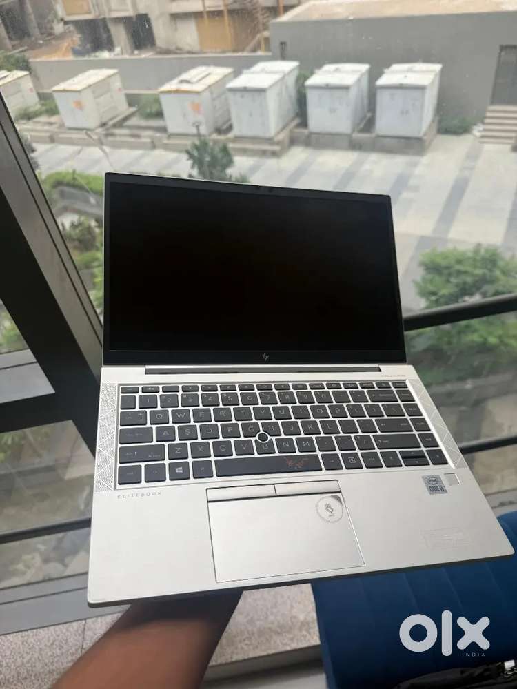 Hp 840g8 touch  
I5 10th
16gb ram
256ssd