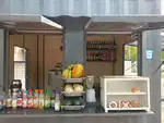 Helper in juice  shop