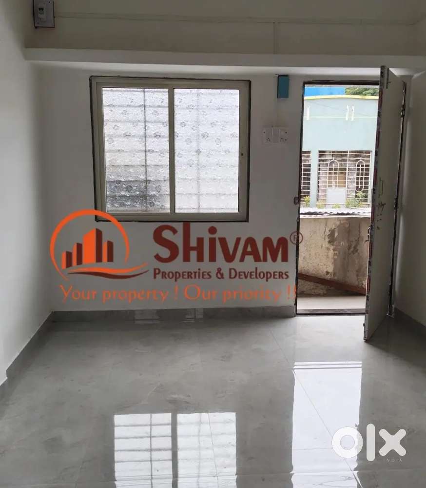 1BHK DECENT FLAT FOR RENT AT HARI OM NAGAR NEAR RANKALA LAKE.