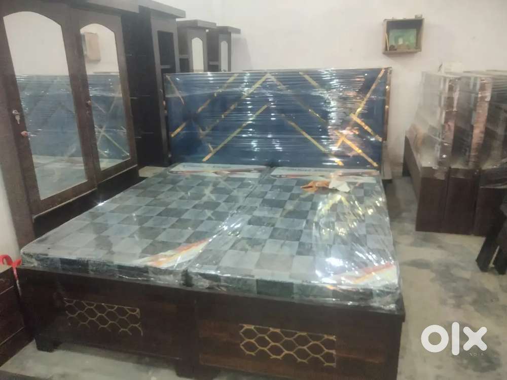 Double Bed 8000 se start hai