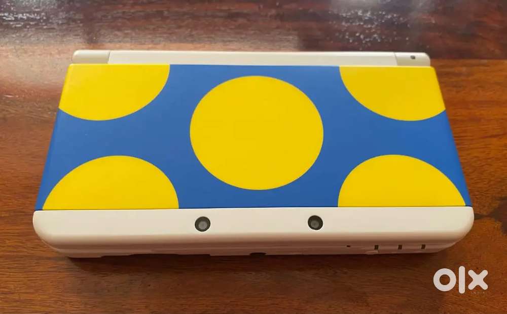 new 3ds in very good condition with charger