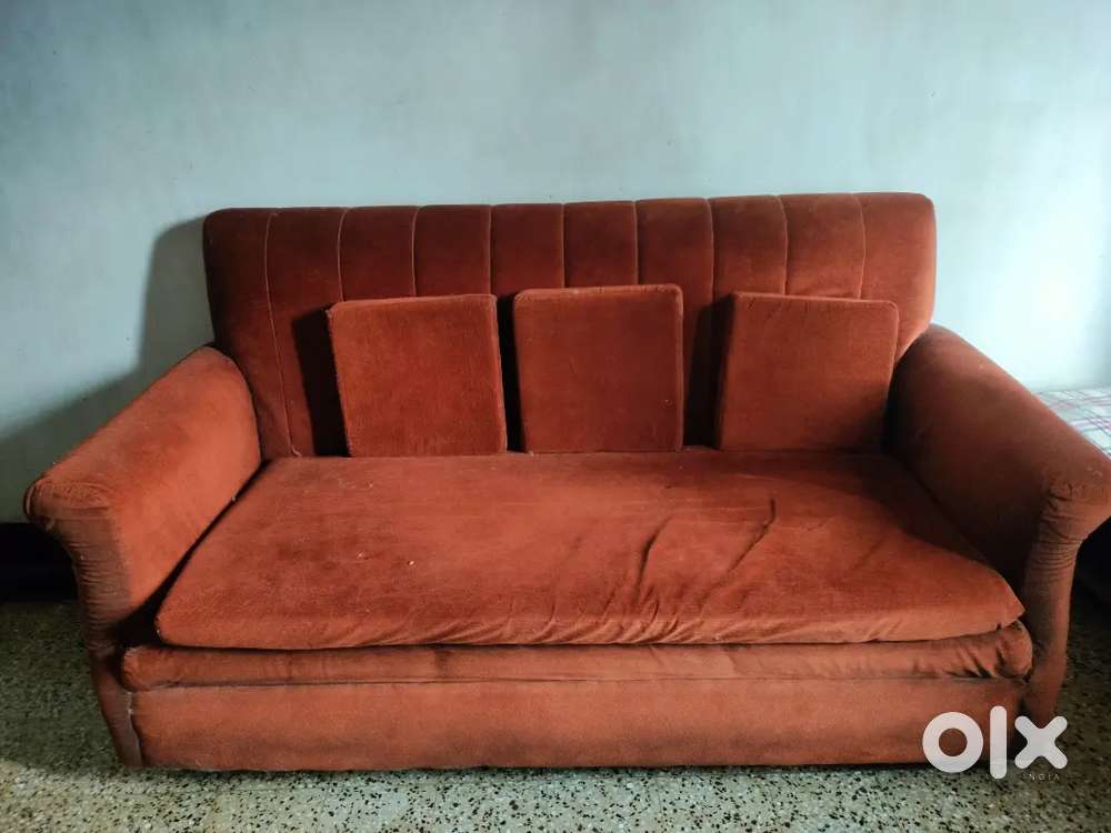 Extremely good Quality Sofa Set with Two sofas