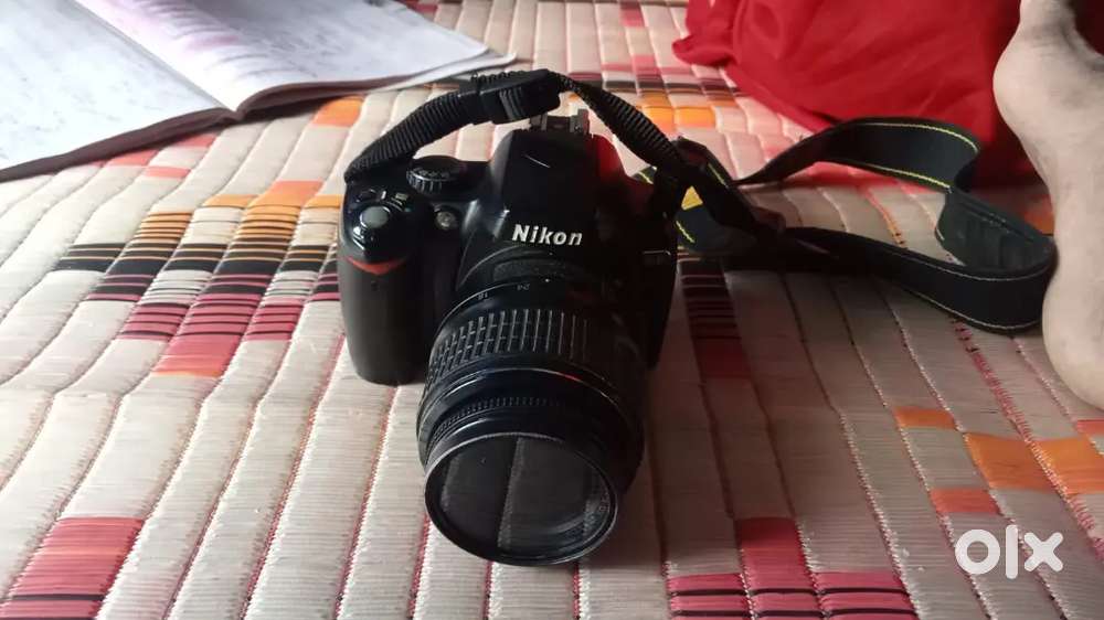 Nikon D40 one hand used full condition