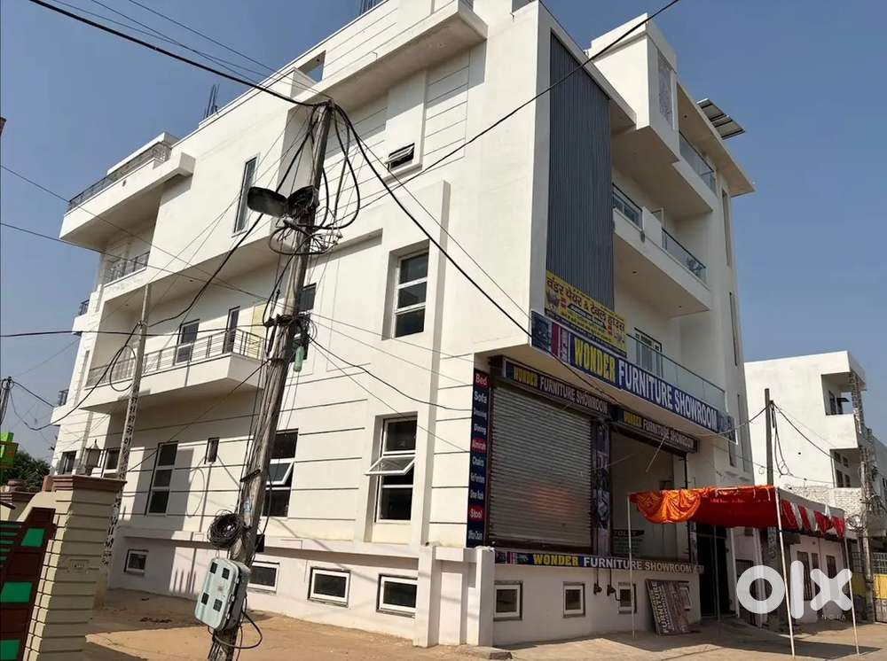 Showroom and halls available for rent