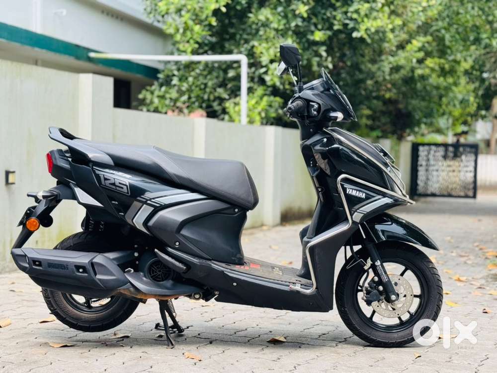 2025 Model RayZR 125 Hybrid