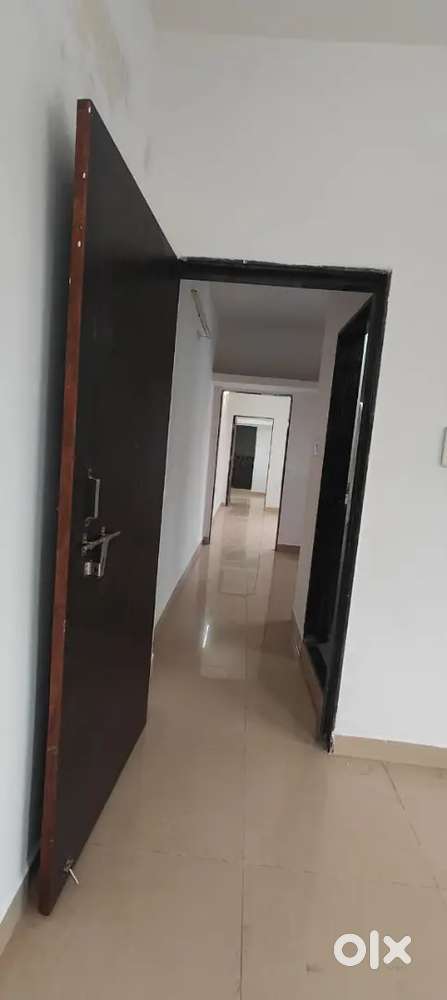 Female flatmate vaccancy in master bedroom.