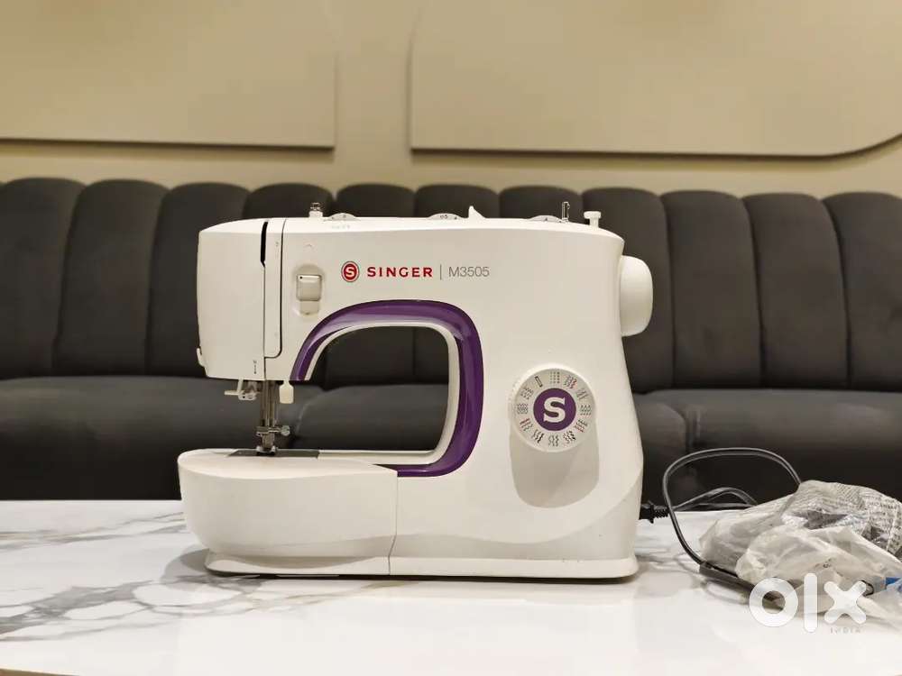 SINGER M3505 Professional Sewing Machine – Like New  Barely Used