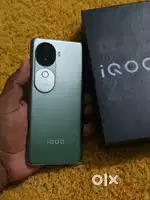 IQoo Z9s 5G 8GB 256 9 months warranty