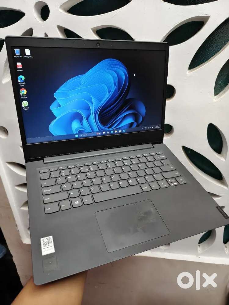 Lenovo laptop 12GB RAM 500GB SSD