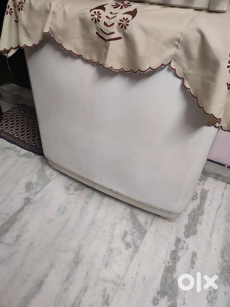 Semi automatic washing machine