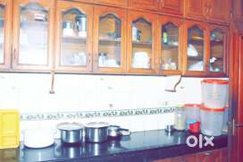 PAYING GUEST ACCOMODATION FOR GIRL'S IN A SPACIOUS 500 YARDS VILLA
