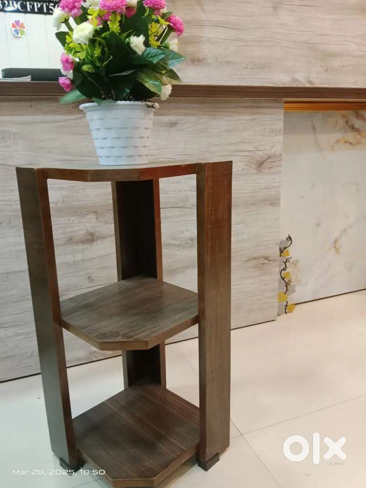 New factory outlet stand starts@1200