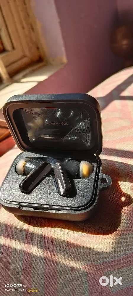 Bluetooth airpods just 2 months old and less use with case cover