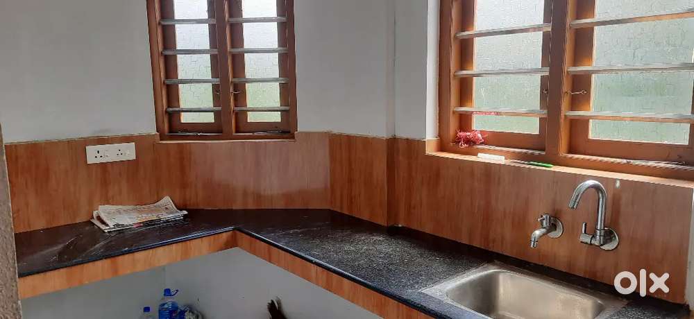 1bhk Apartment 2floor  9000rs at Kakkanad family or bachlors 2members