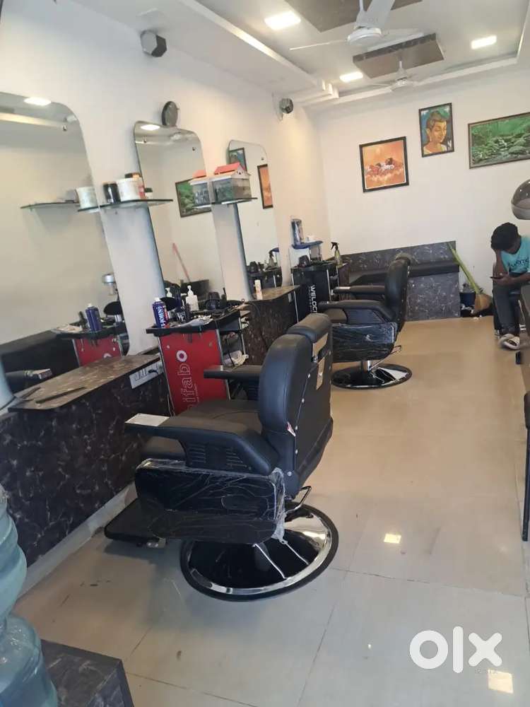 Men Saloon