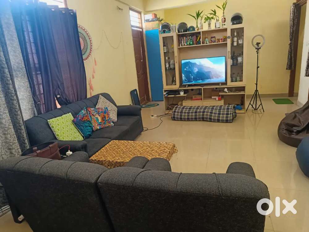 1 room available in fully furnished 2BHK near Manyata Tech Park