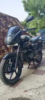 BAJAJ PULSAR  MODEL 2017 ( 1 ST OWNER )