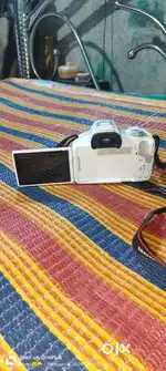 Canon r50 brand new condition no one scratch