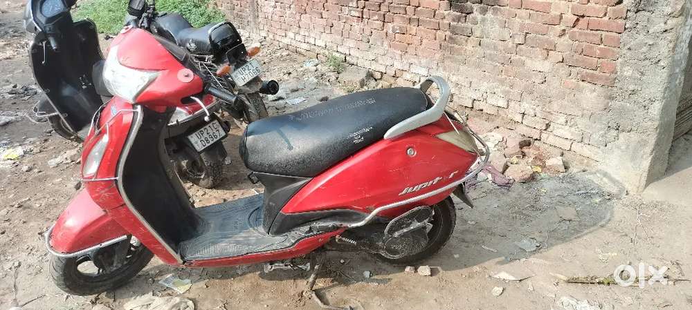 New tyre and new bettry no need to service all working scooty