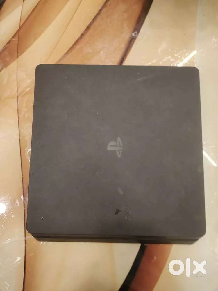 PS 4 slim 512