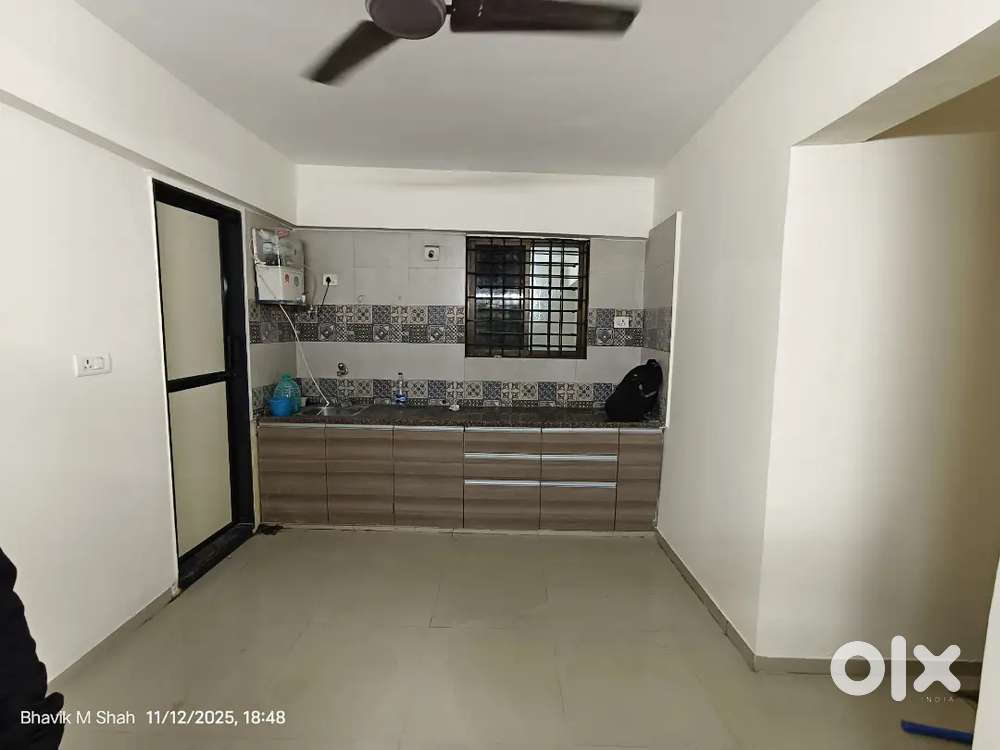 Rent 3BHK Semi Furnished Flat, Near L&T Company, Ajwa Road, Vadodara