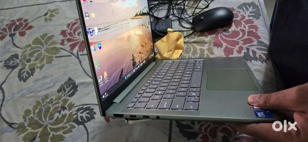 moto book 60 oled (only 10 days use)