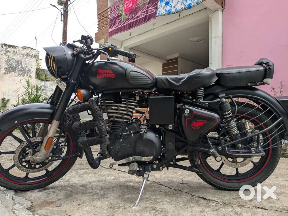 Stealth Black Classic 350 BS VI Royal Enfield