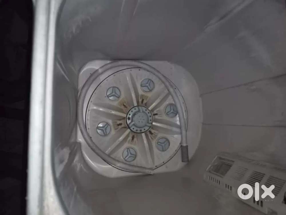 A good condition Kenstar washing machine in less price
