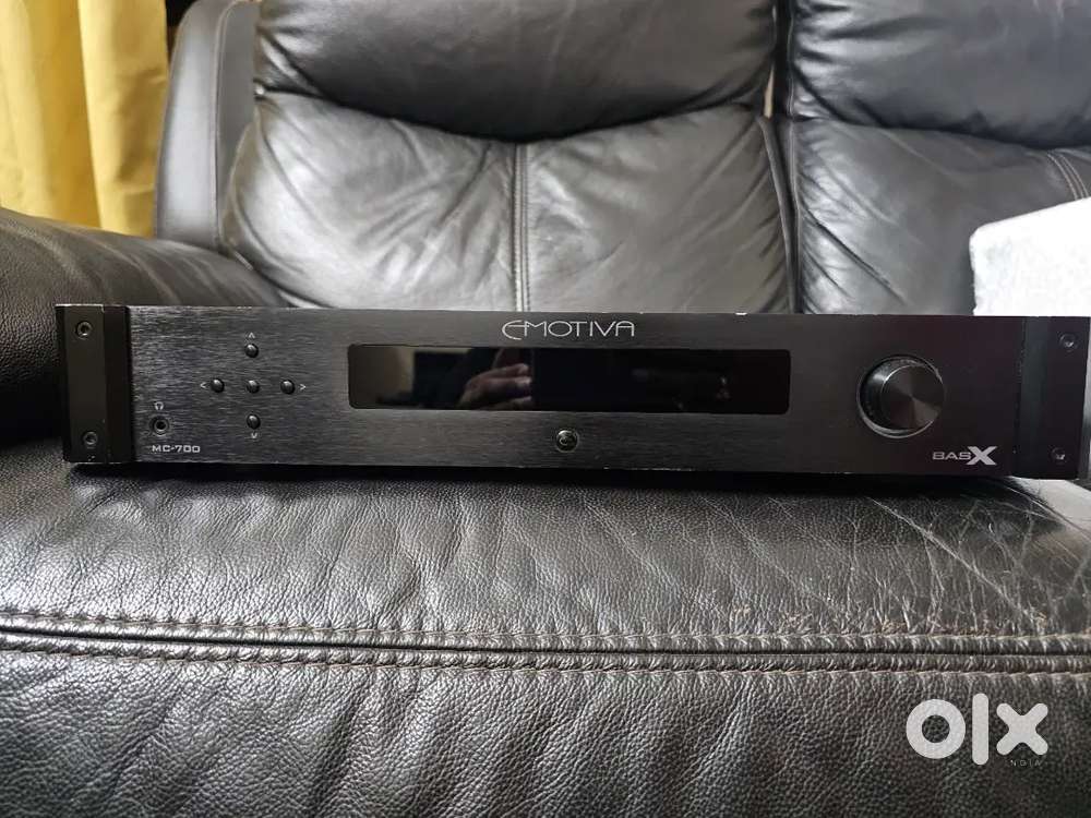 Emotiva basx mc-700 7.1 processer excellent condition