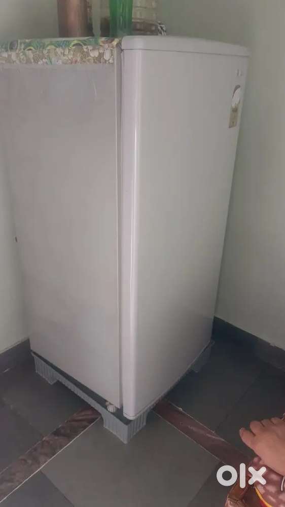 Lg refrigerator 180ltr