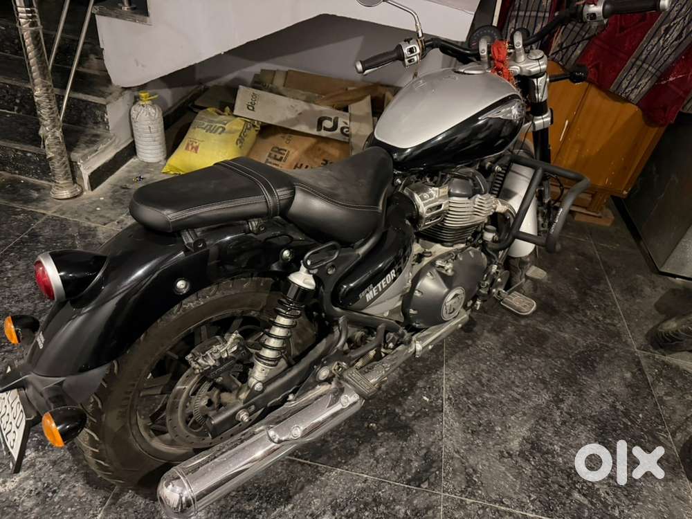 Super metor 650 grey