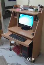 COMPUTER WITH TABLE