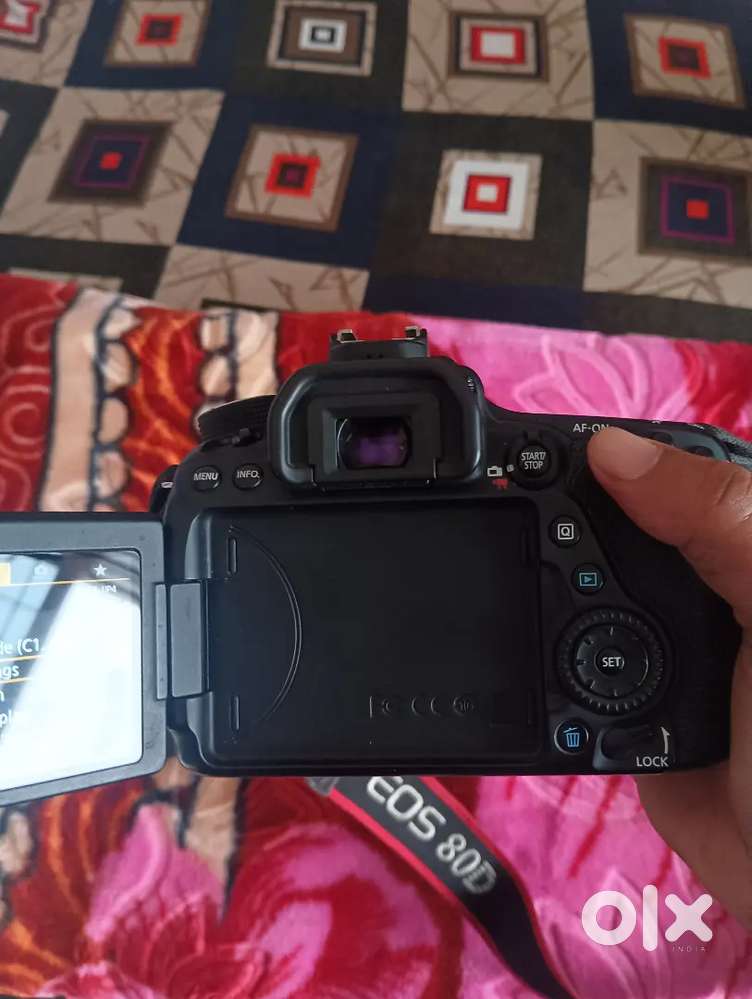 Canon Camera 80D model