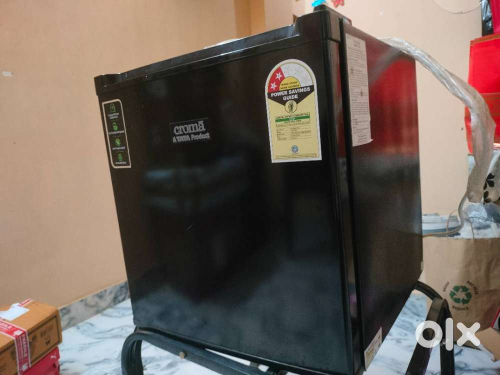 Croma 45 litres fridge