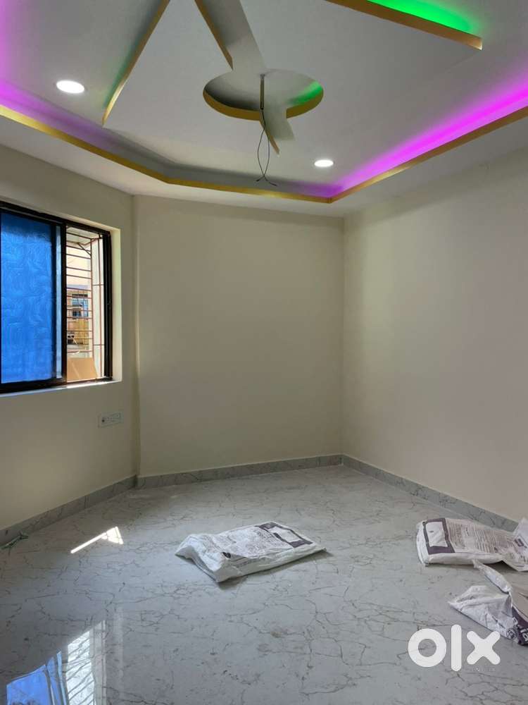 2bhk ownership flat for sale in picnic garden no loan