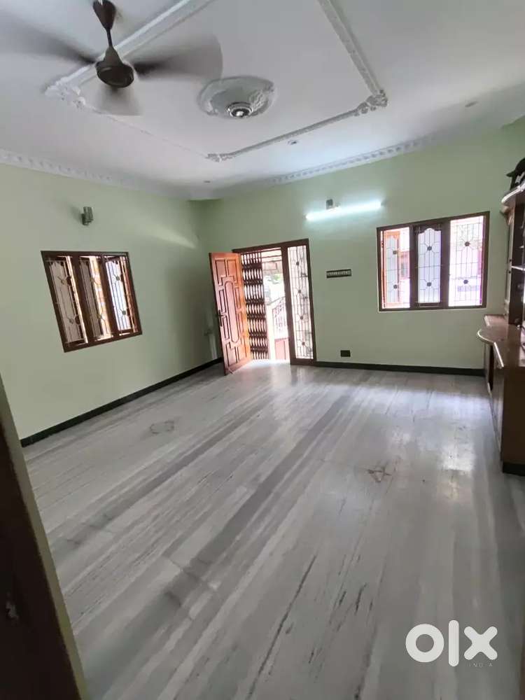 An independent house facing north