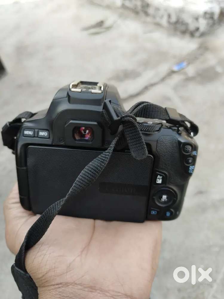 Canon 200D mark ii with 2 lenses battry charger bag and card