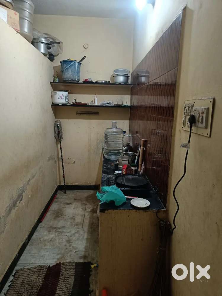 Room sharing at near HCL - Advance 4000, rent 2000 per month