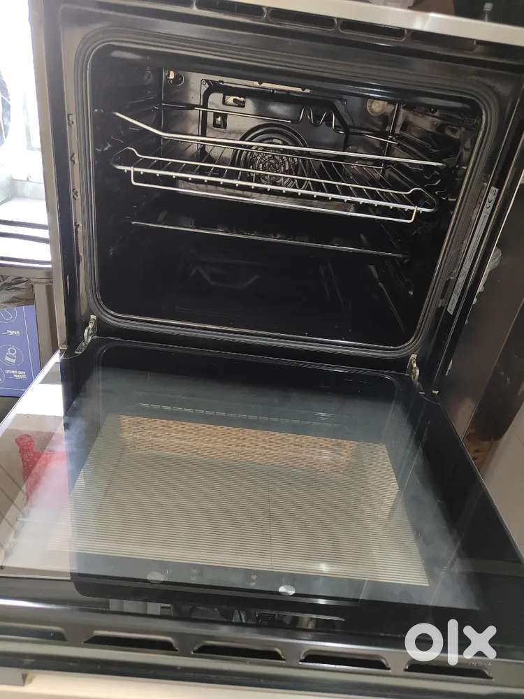 Built-in OTG with cabinet and wicker basket