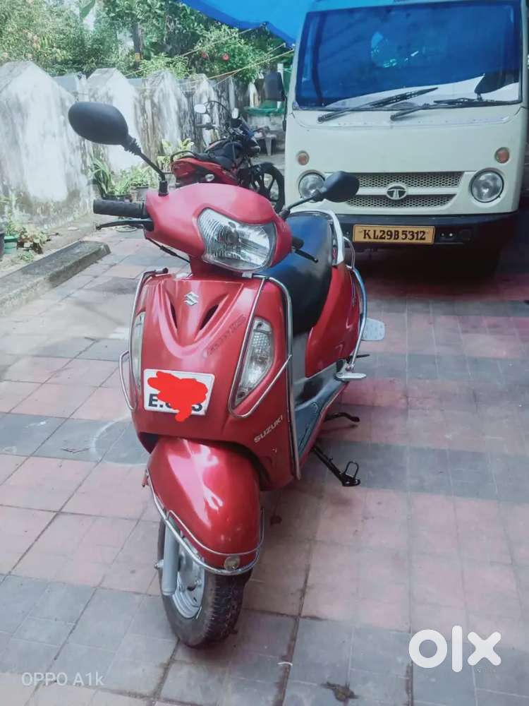 Only LADESE  second oner FULL CONTETION 80.TIYER NER OLIE NEW  BATTERY