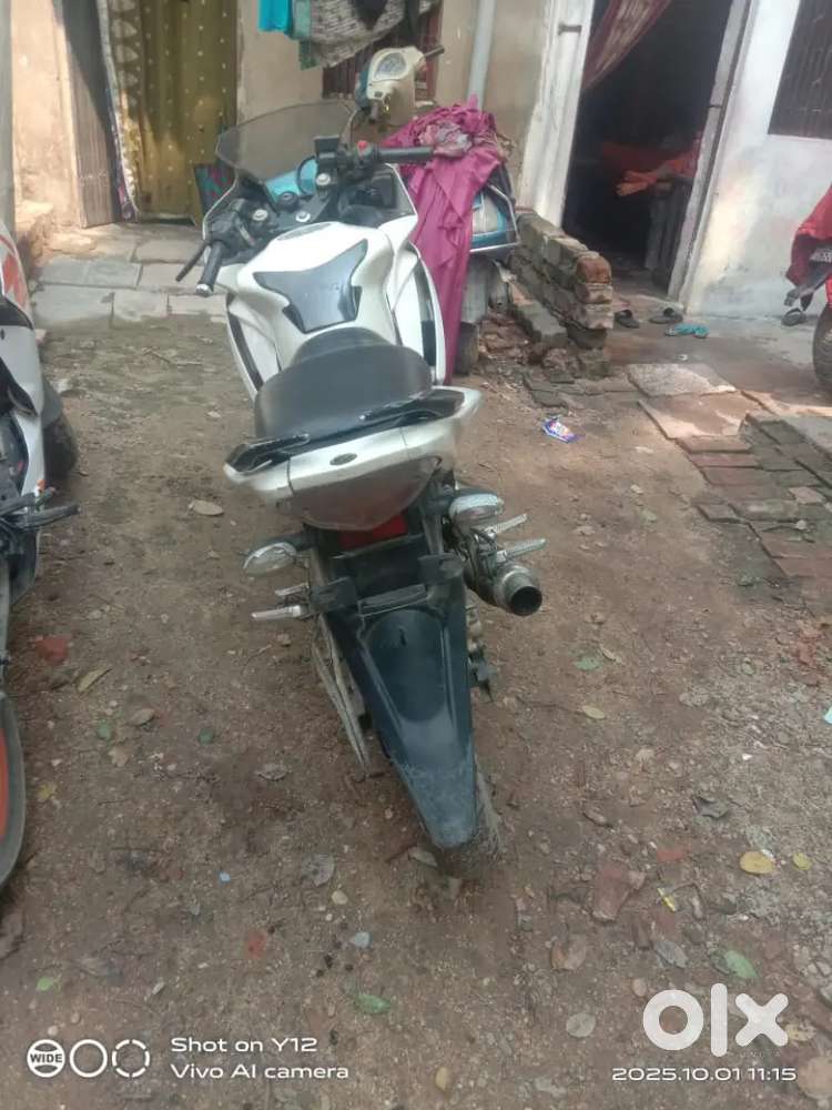 Yamaha r15 2011