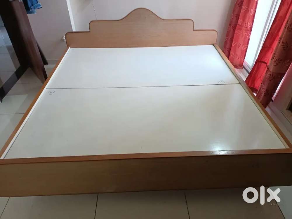 Superb 6x6 feet bed on sale!