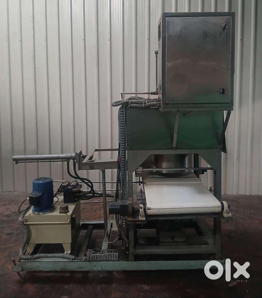 MURUKKU & THENKUZHAL MACHINE (CHAKLI) WITH CONVEYOR ATTCHMENT