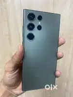 Selling my 7 month old samsung s23 ultra with bill and box
