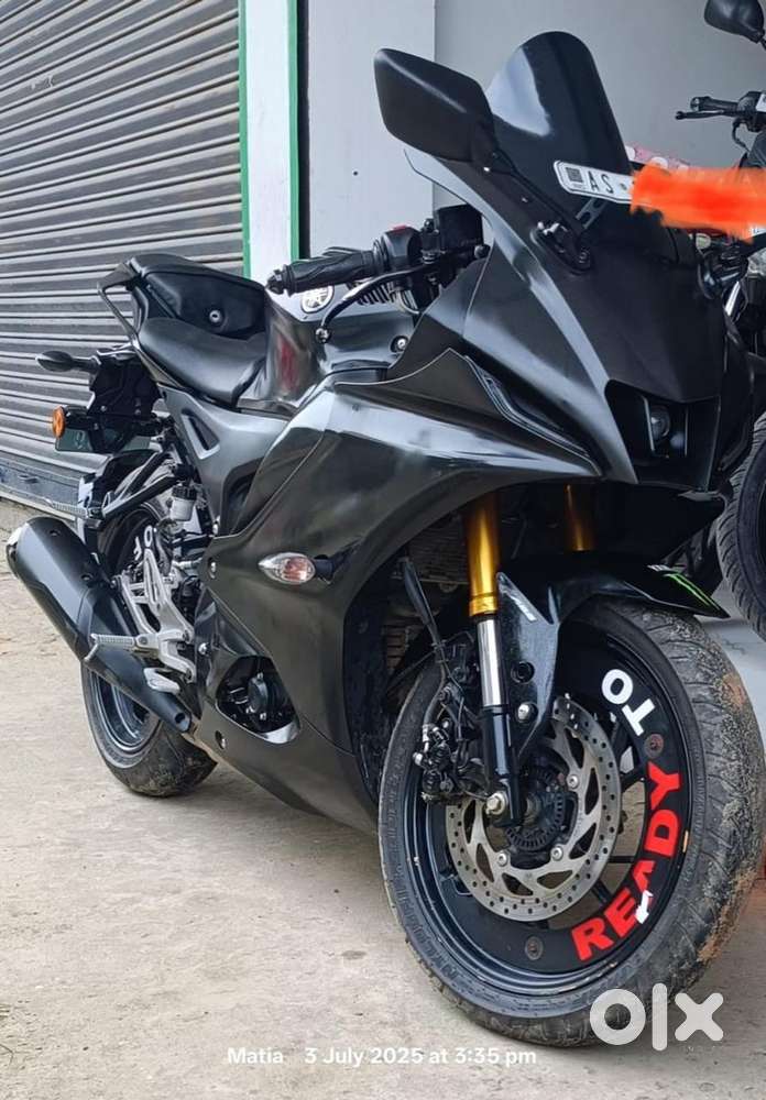 Yamaha R15 v4